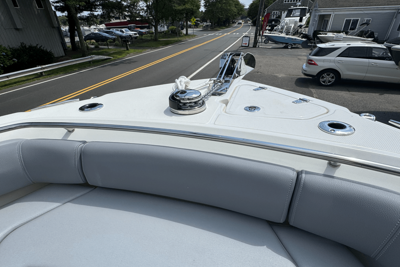 2026 Boston Whaler 250 Outrage 27