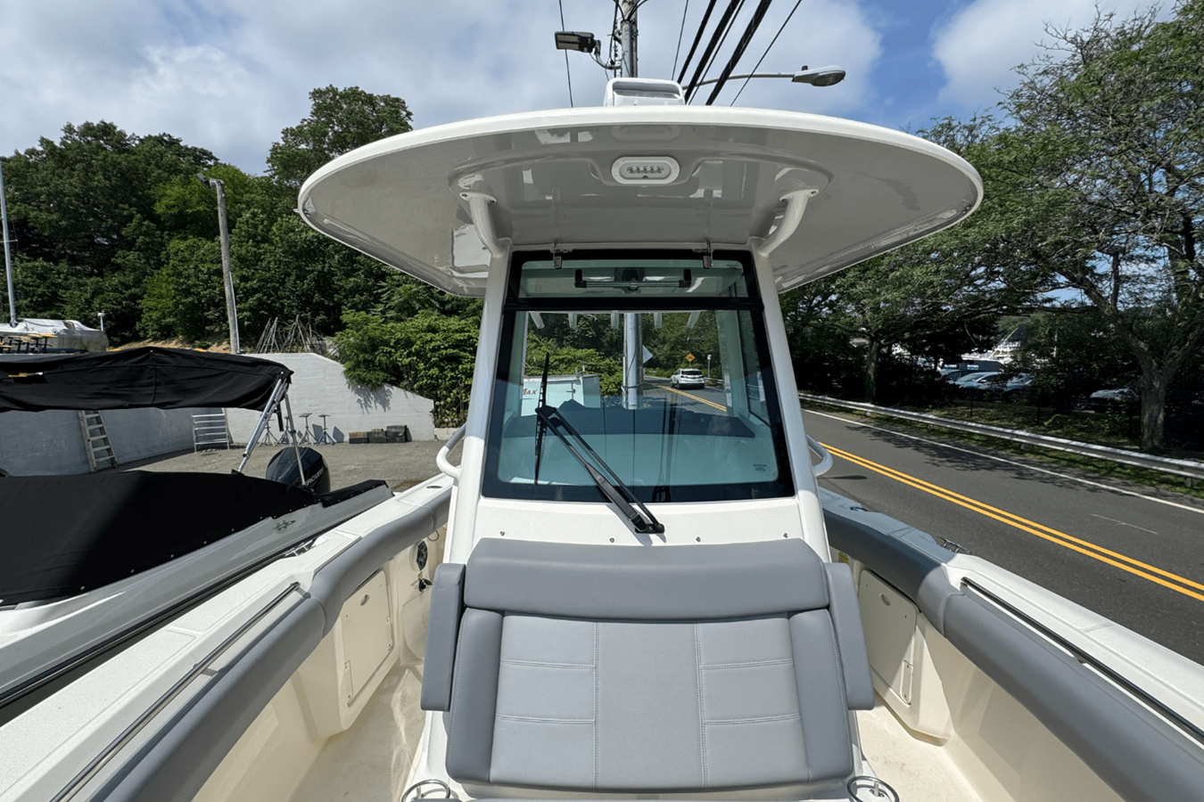 2026 Boston Whaler 250 Outrage 30