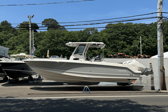 2026 Boston Whaler 250 Outrage 7