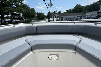 2026 Boston Whaler 250 Outrage 25