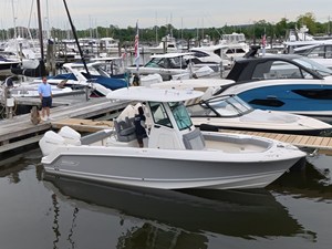 2026 Boston Whaler 250 Outrage 31