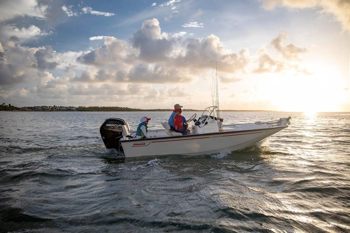 2027 Boston Whaler 170 Montauk 2
