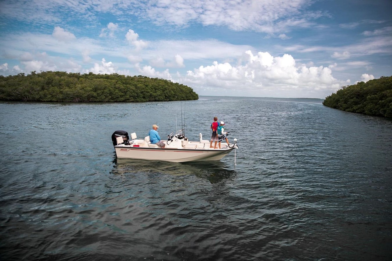 2027 Boston Whaler 170 Montauk 3