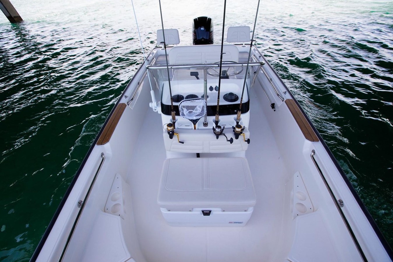 2027 Boston Whaler 170 Montauk 7
