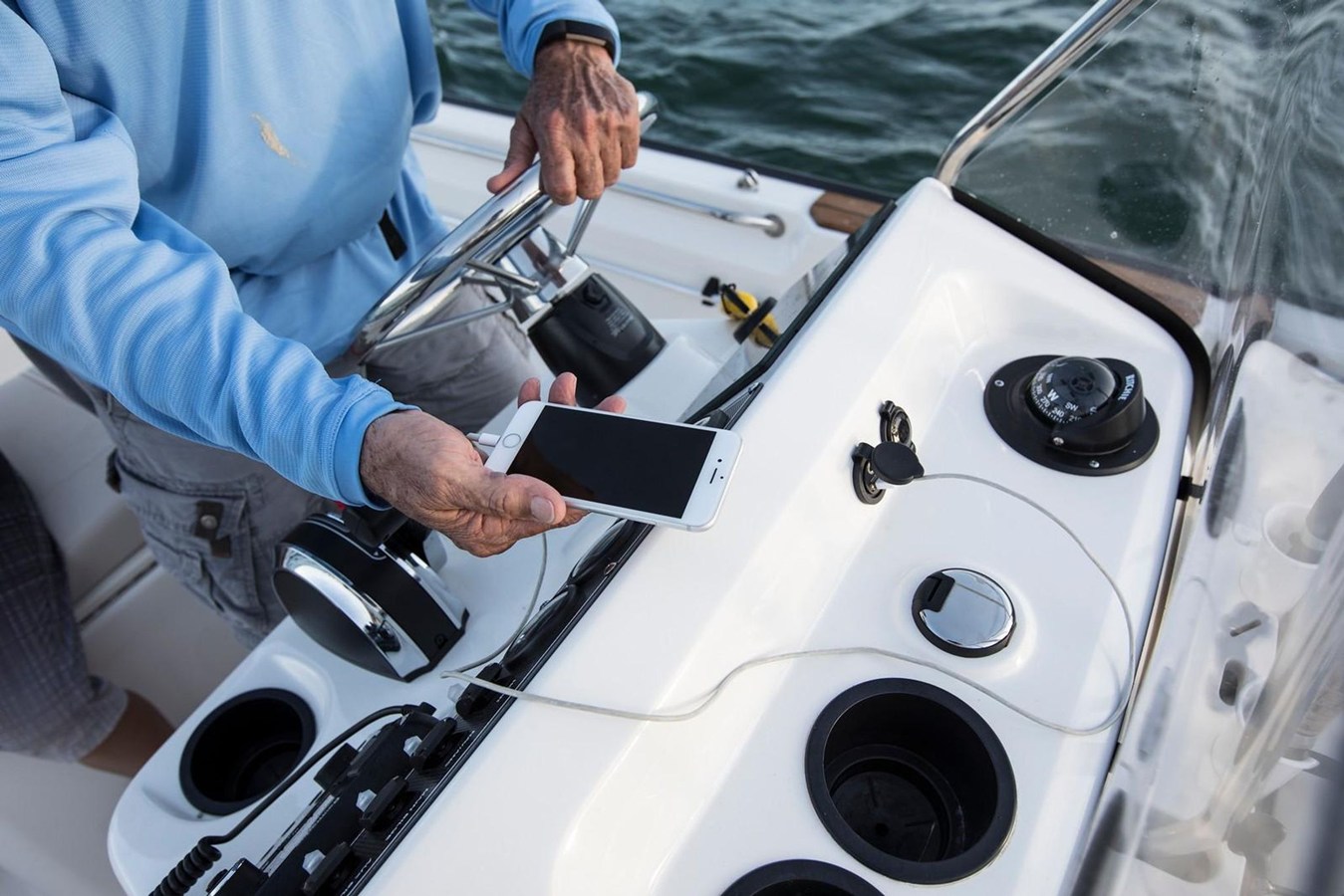 2027 Boston Whaler 170 Montauk 9