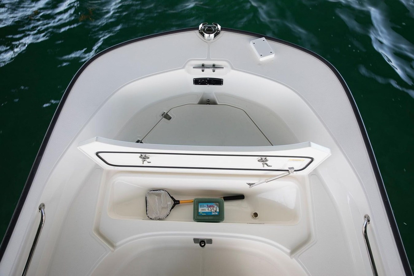 2027 Boston Whaler 170 Montauk 21