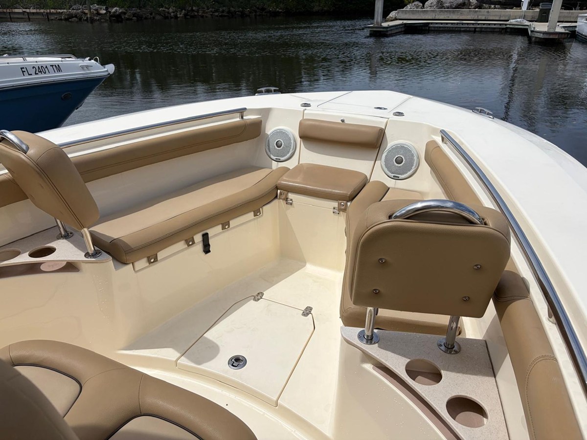 2018 Scout 255 LXF 17
