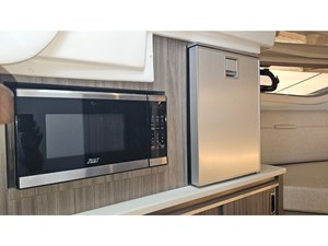 Sea Ray 320 SUNDANCER COUPE OB 17 2026 Sea Ray 320 SUNDANCER COUPE OB 18