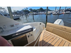 Sea Ray 320 SUNDANCER COUPE OB 27 2026 Sea Ray 320 SUNDANCER COUPE OB 28