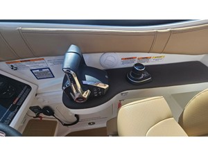 Sea Ray 320 SUNDANCER COUPE OB 34 2026 Sea Ray 320 SUNDANCER COUPE OB 35