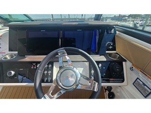 Sea Ray 320 SUNDANCER COUPE OB 35 2026 Sea Ray 320 SUNDANCER COUPE OB 36