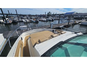 Sea Ray 320 SUNDANCER COUPE OB 36 2026 Sea Ray 320 SUNDANCER COUPE OB 37