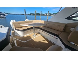Sea Ray 320 SUNDANCER COUPE OB 38 2026 Sea Ray 320 SUNDANCER COUPE OB 39