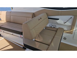 Sea Ray 320 SUNDANCER COUPE OB 40 2026 Sea Ray 320 SUNDANCER COUPE OB 41