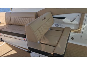 Sea Ray 320 SUNDANCER COUPE OB 41 2026 Sea Ray 320 SUNDANCER COUPE OB 42