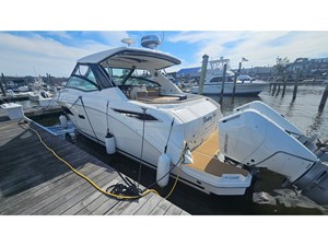Sea Ray 320 SUNDANCER COUPE OB 42 2026 Sea Ray 320 SUNDANCER COUPE OB 43