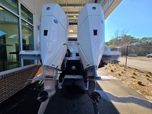 Sea Ray SLX 310 Outboard 2 2026 Sea Ray SLX 310 Outboard 3