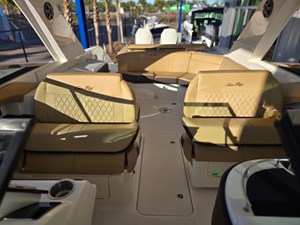Sea Ray SLX 310 Outboard 13 2026 Sea Ray SLX 310 Outboard 14