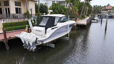 Sea Ray 320 SUNDANCER OB 2 2022 Sea Ray 320 SUNDANCER OB 3