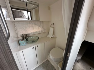 Sea Ray 320 SUNDANCER OB 20 2022 Sea Ray 320 SUNDANCER OB 21