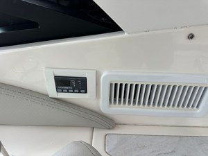 Sea Ray 320 SUNDANCER OB 26 2022 Sea Ray 320 SUNDANCER OB 27