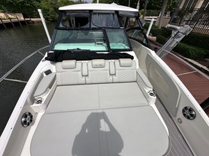 Sea Ray 320 SUNDANCER OB 41 2022 Sea Ray 320 SUNDANCER OB 42