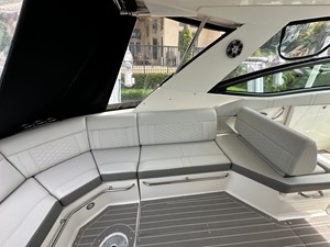 Sea Ray 320 SUNDANCER OB 44 2022 Sea Ray 320 SUNDANCER OB 45