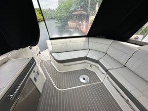Sea Ray 320 SUNDANCER OB 45 2022 Sea Ray 320 SUNDANCER OB 46