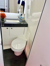 Aviara AV40 OB 72 2023 Aviara AV40 OB 73