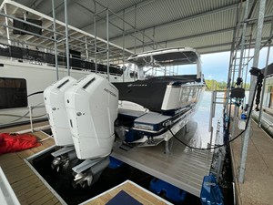 Aviara AV40 OB 99 2023 Aviara AV40 OB 100