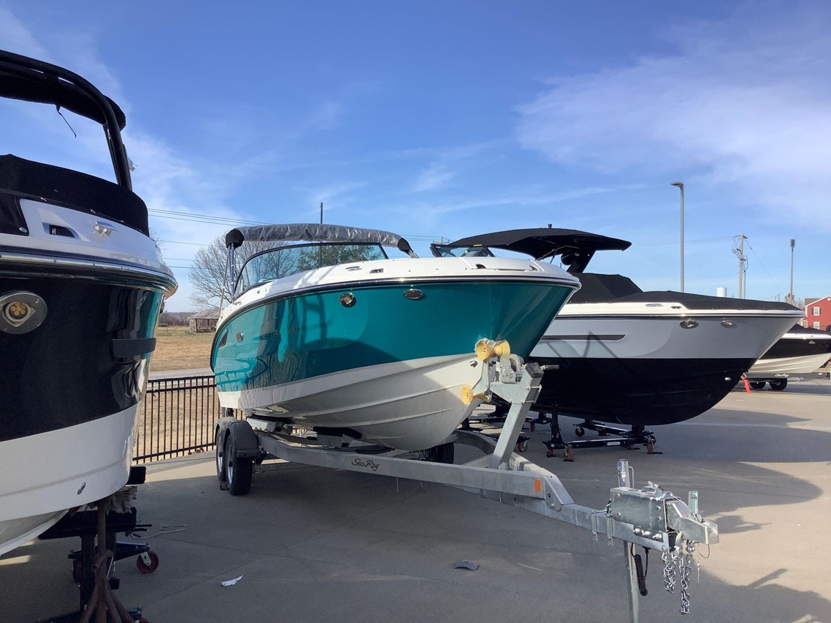 2026 Sea Ray SDX 230 2