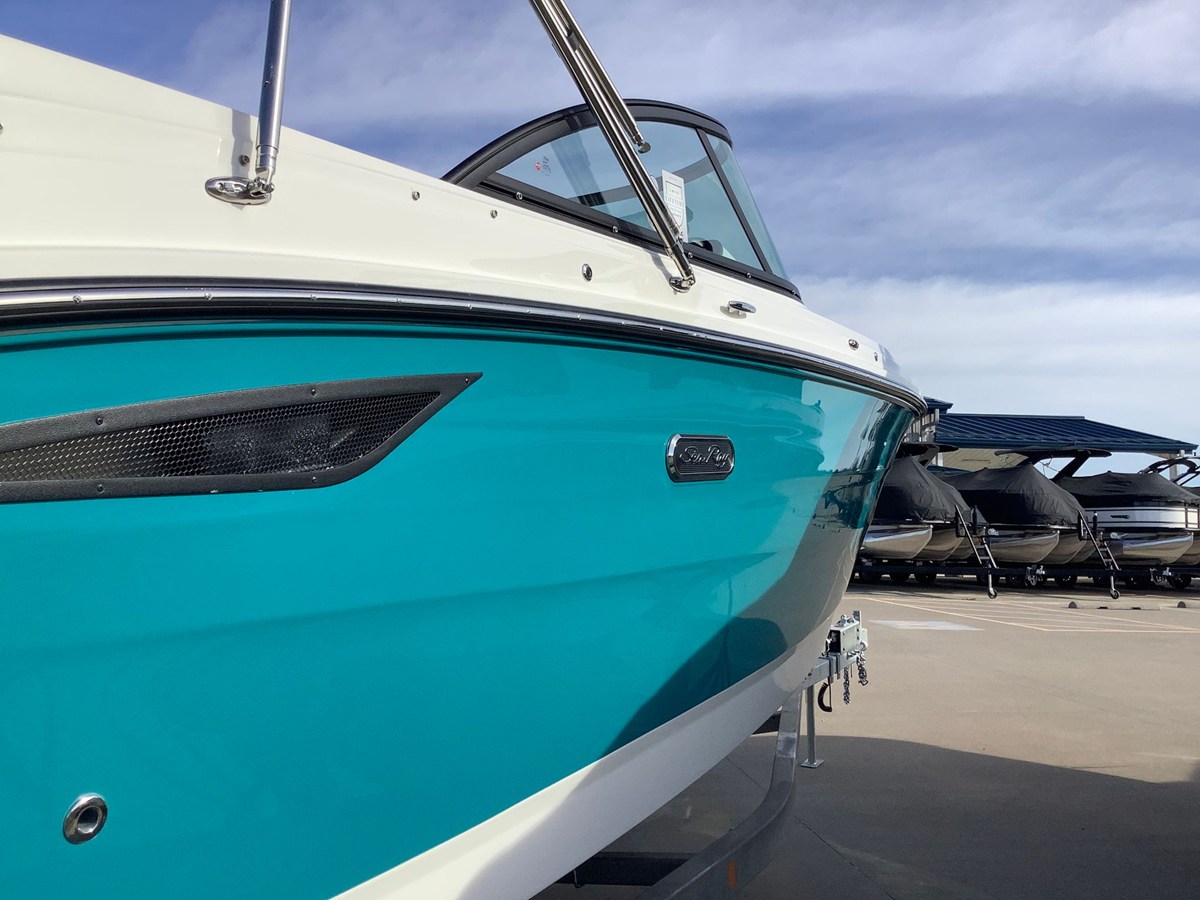 2026 Sea Ray SDX 230 3