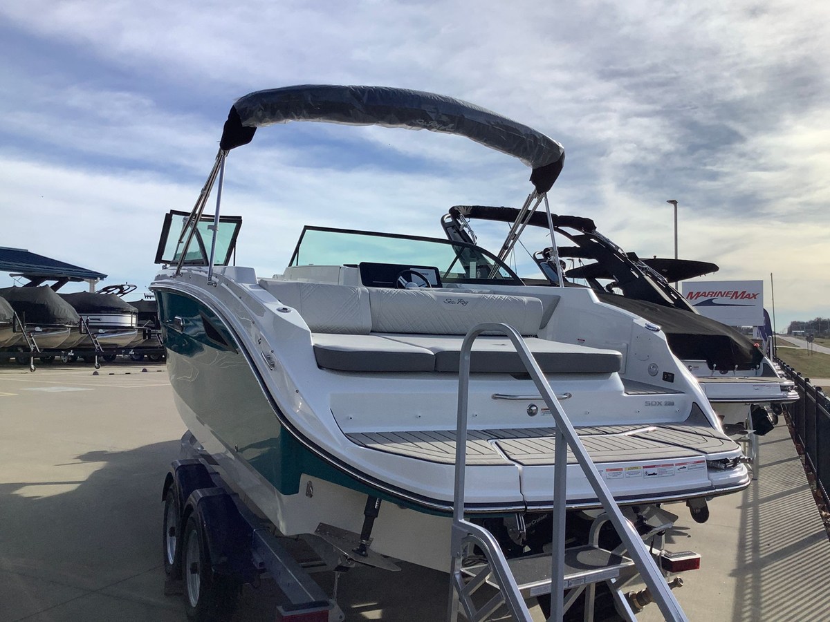 2026 Sea Ray SDX 230 5