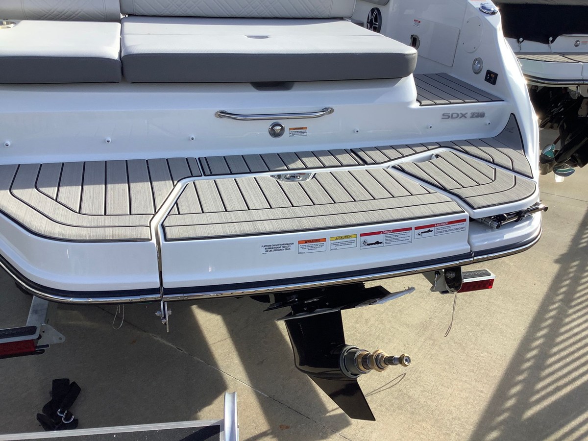 2026 Sea Ray SDX 230 6