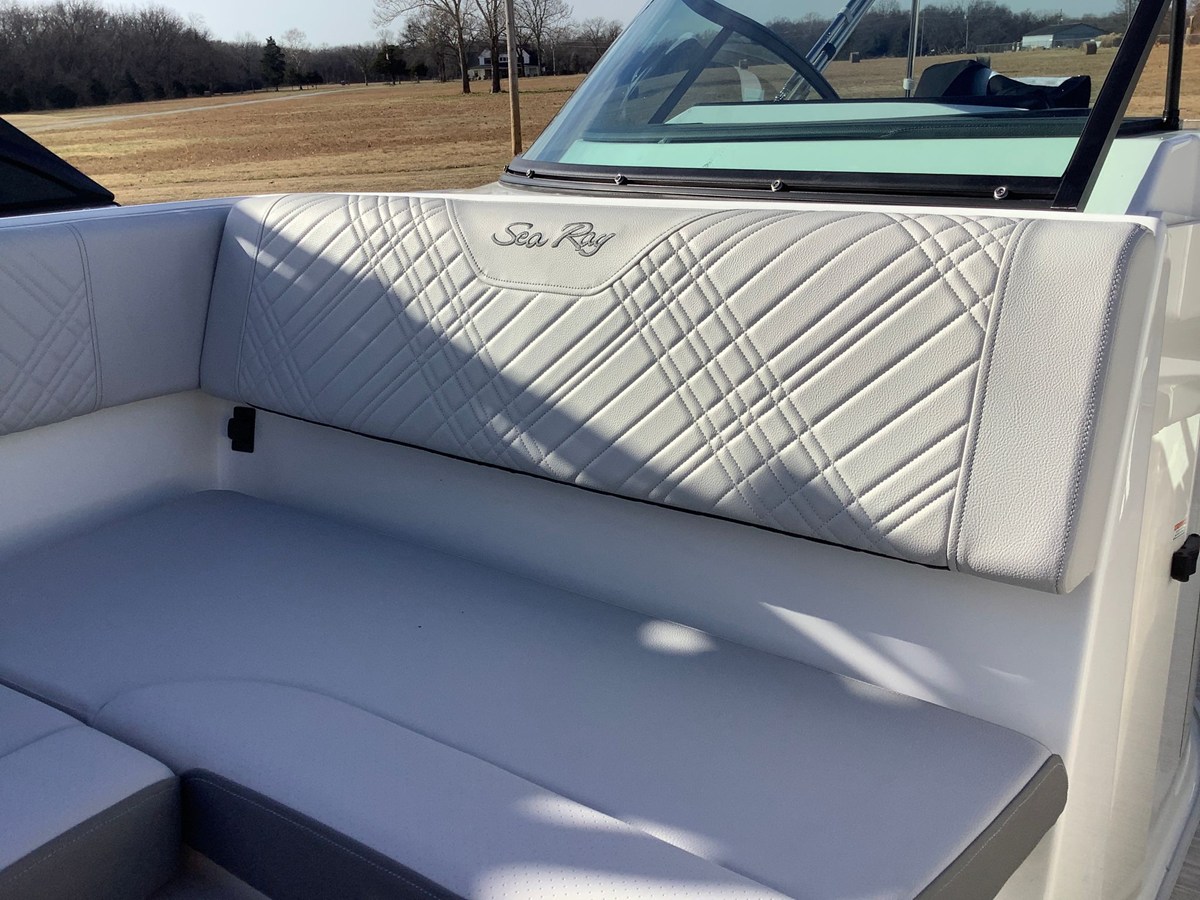 2026 Sea Ray SDX 230 28
