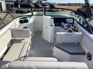 2026 Sea Ray SDX 230 8