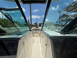 Boston Whaler 330 Vantage 6 2025 Boston Whaler 330 Vantage 7