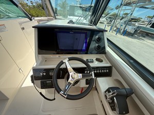 Boston Whaler 330 Vantage 9 2025 Boston Whaler 330 Vantage 10