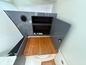 Boston Whaler 330 Vantage 17 2025 Boston Whaler 330 Vantage 18