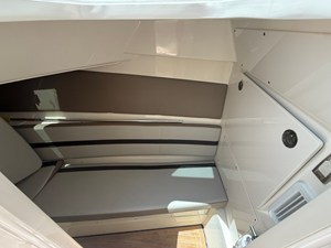 Boston Whaler 330 Vantage 20 2025 Boston Whaler 330 Vantage 21