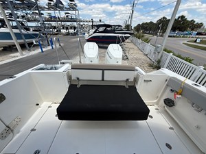 Boston Whaler 330 Vantage 26 2025 Boston Whaler 330 Vantage 27
