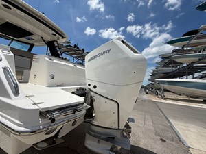 Boston Whaler 330 Vantage 34 2025 Boston Whaler 330 Vantage 35