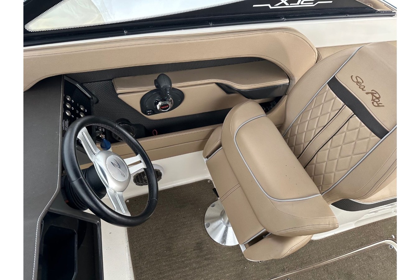 2017 Sea Ray 250 SLX 19