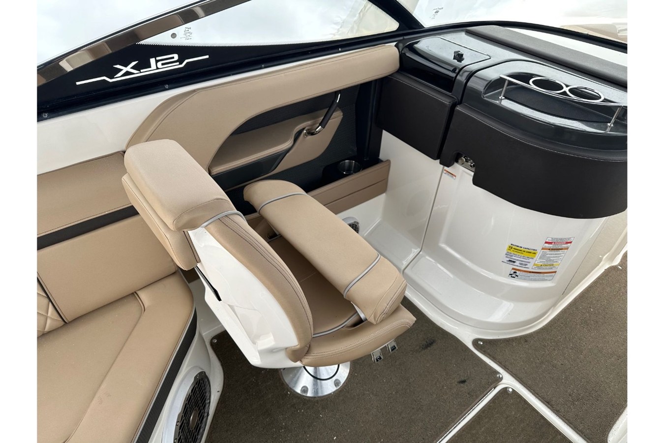2017 Sea Ray 250 SLX 23
