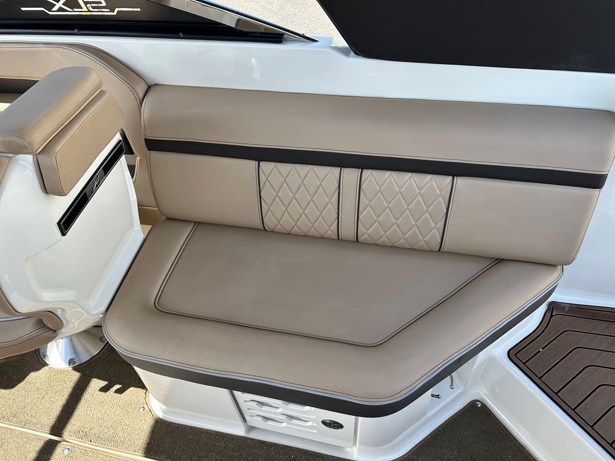 2017 Sea Ray 250 SLX 39