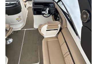 2017 Sea Ray 250 SLX 16
