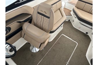 2017 Sea Ray 250 SLX 18