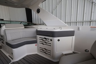 Sea Ray SLX 310 Outboard 5 2026 Sea Ray SLX 310 Outboard 6