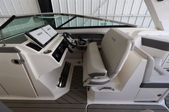Sea Ray SLX 310 Outboard 14 2026 Sea Ray SLX 310 Outboard 15