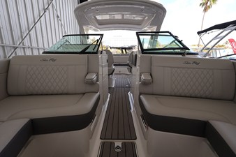 Sea Ray SLX 310 Outboard 22 2026 Sea Ray SLX 310 Outboard 23